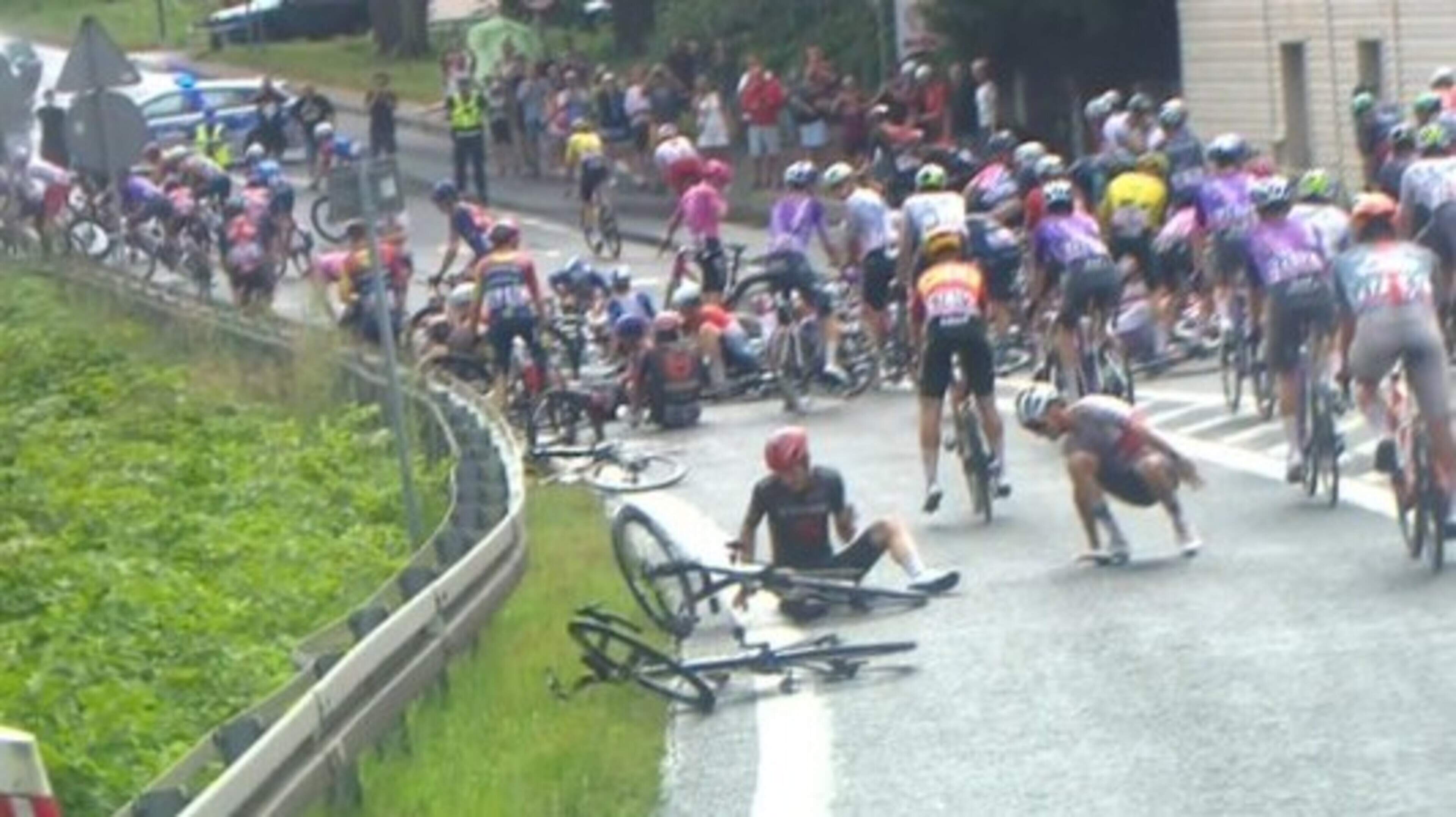 Ronde van Polen stilgelegd na massale valpartij, Wilco Klederman een van de slachtoffers